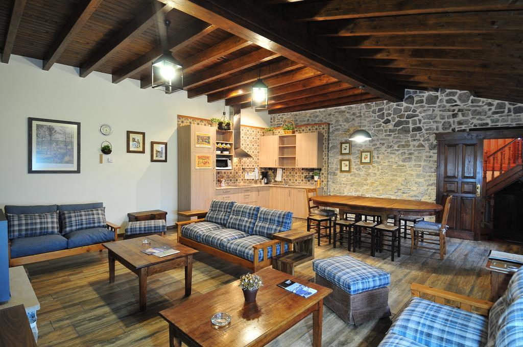 Casas Rurales El Llugaron Miravalles المظهر الخارجي الصورة