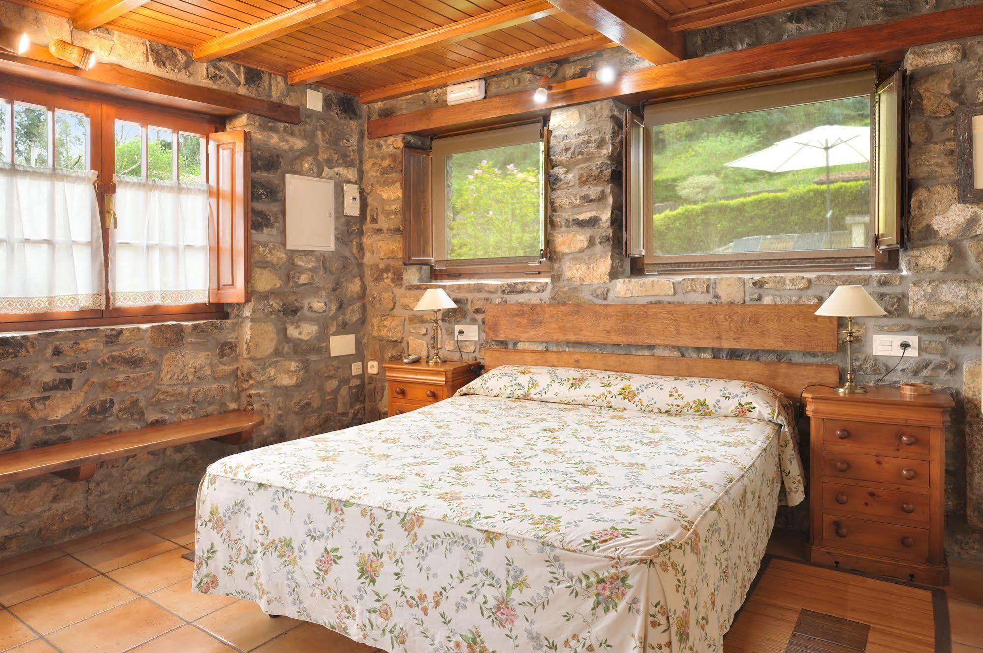 Casas Rurales El Llugaron Miravalles المظهر الخارجي الصورة