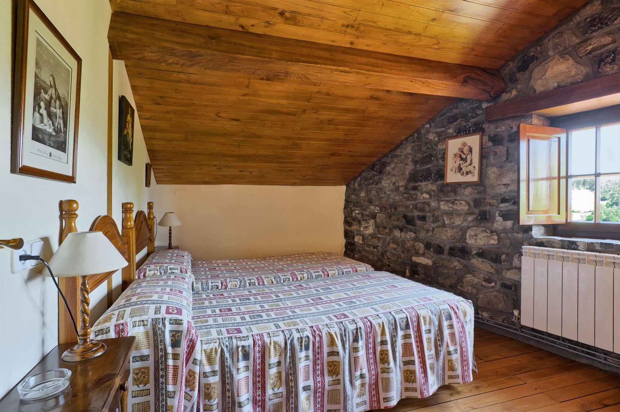 Casas Rurales El Llugaron Miravalles المظهر الخارجي الصورة