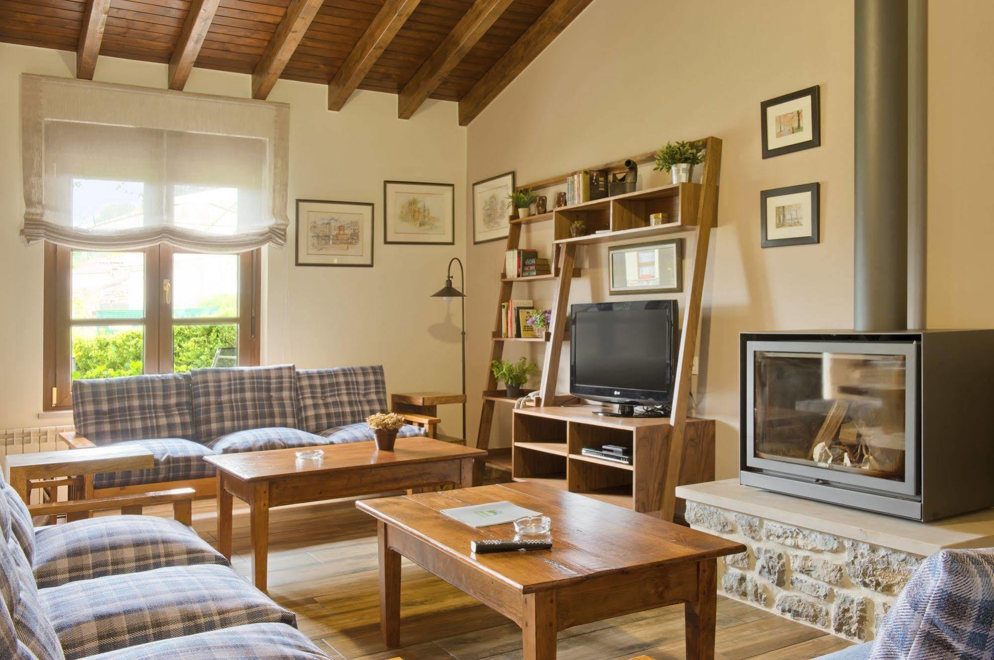 Casas Rurales El Llugaron Miravalles المظهر الخارجي الصورة
